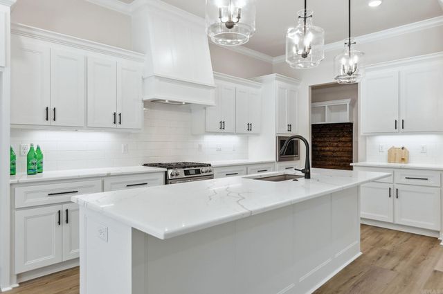 18 Tolosa Way, Hot Springs Village, AR 71909