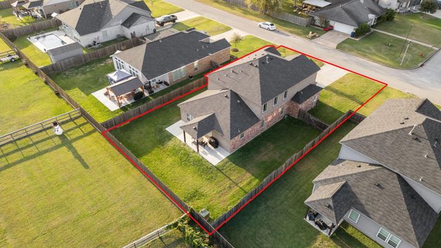 415 Green Meadows Drive, West Columbia, TX 77486