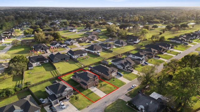 415 Green Meadows Drive, West Columbia, TX 77486
