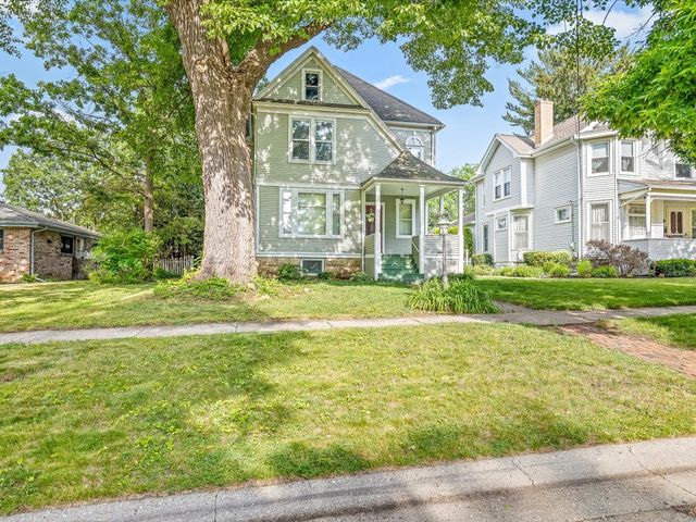 1810 Oxford Street, Rockford, IL 61103