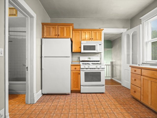 1810 Oxford Street, Rockford, IL 61103