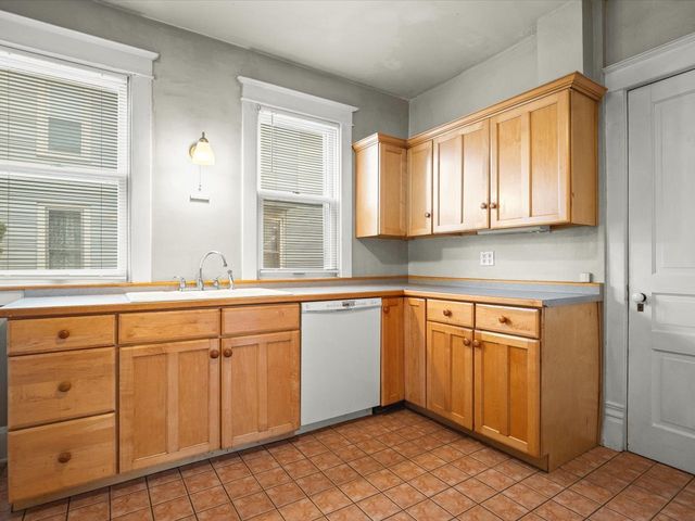 1810 Oxford Street, Rockford, IL 61103