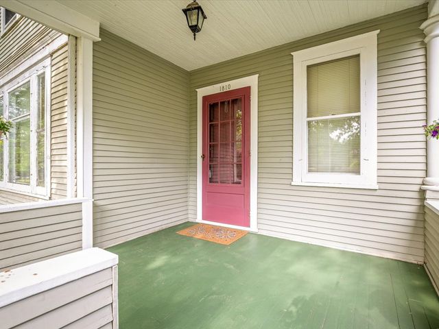 1810 Oxford Street, Rockford, IL 61103