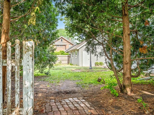 1810 Oxford Street, Rockford, IL 61103