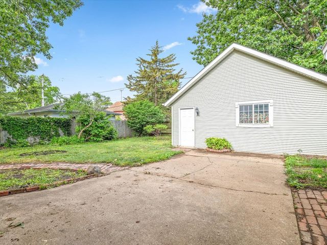 1810 Oxford Street, Rockford, IL 61103