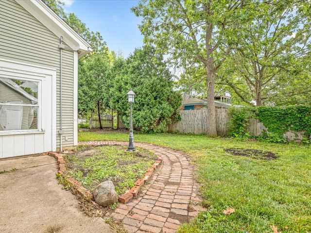 1810 Oxford Street, Rockford, IL 61103