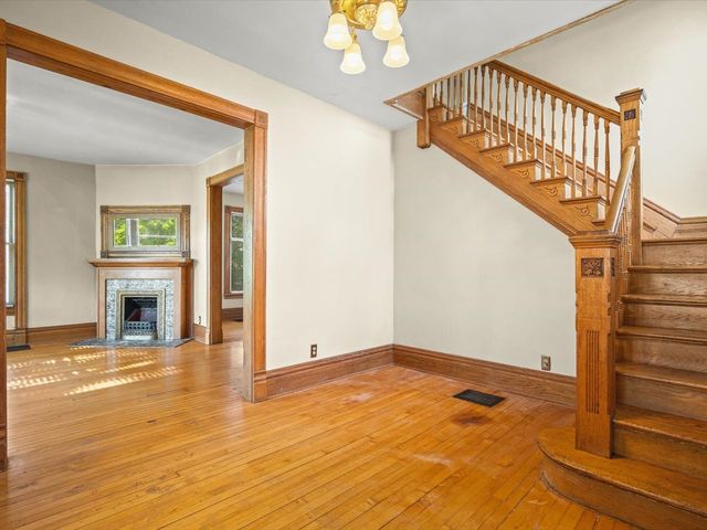 1810 Oxford Street, Rockford, IL 61103