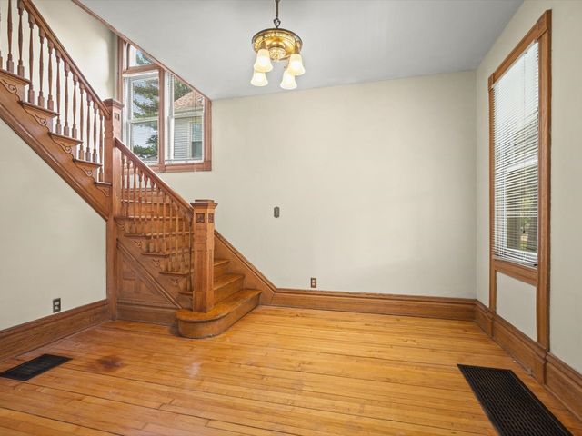 1810 Oxford Street, Rockford, IL 61103