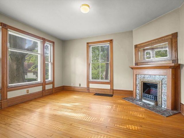 1810 Oxford Street, Rockford, IL 61103