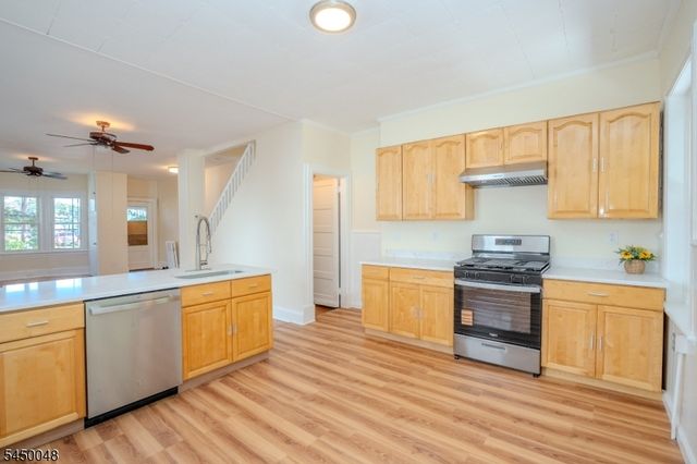55 Thompson St, Raritan Boro, NJ 08869
