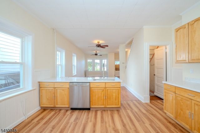 55 Thompson St, Raritan Boro, NJ 08869