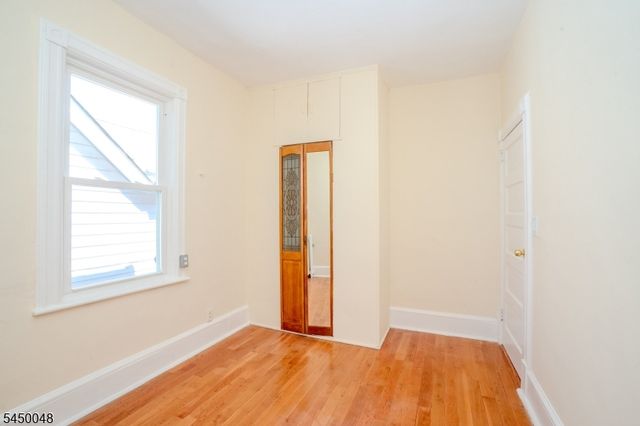 55 Thompson St, Raritan Boro, NJ 08869