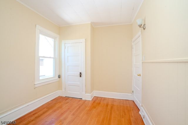 55 Thompson St, Raritan Boro, NJ 08869