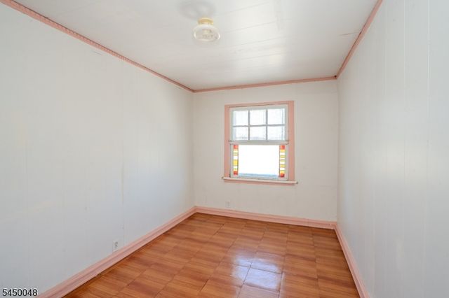 55 Thompson St, Raritan Boro, NJ 08869