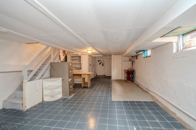 55 Thompson St, Raritan Boro, NJ 08869