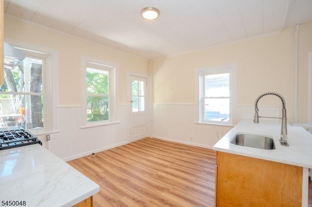 55 Thompson St, Raritan Boro, NJ 08869