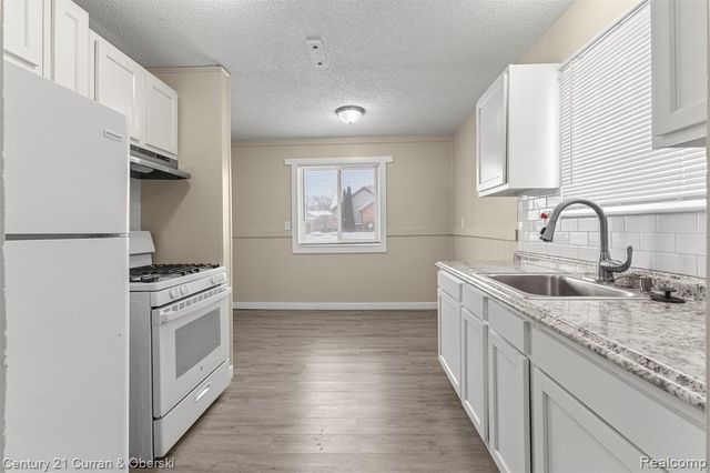 6516 Oak Street, Taylor, MI 48180