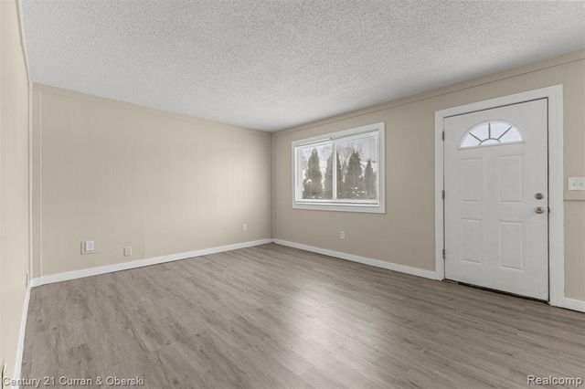 6516 Oak Street, Taylor, MI 48180