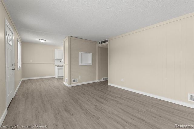 6516 Oak Street, Taylor, MI 48180