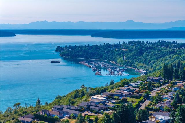 3531 Inverness Drive NE, Tacoma, WA 98422