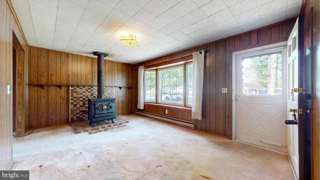 6386 MONMOUTH DR, Mays Landing, NJ 08330