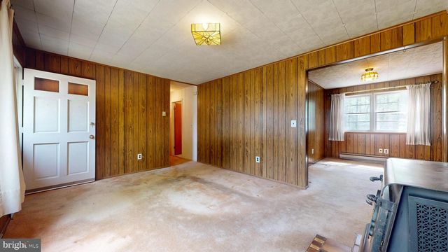 6386 MONMOUTH DR, Mays Landing, NJ 08330