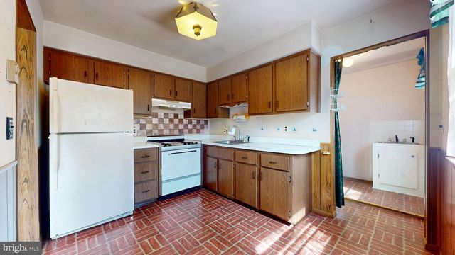 6386 MONMOUTH DR, Mays Landing, NJ 08330