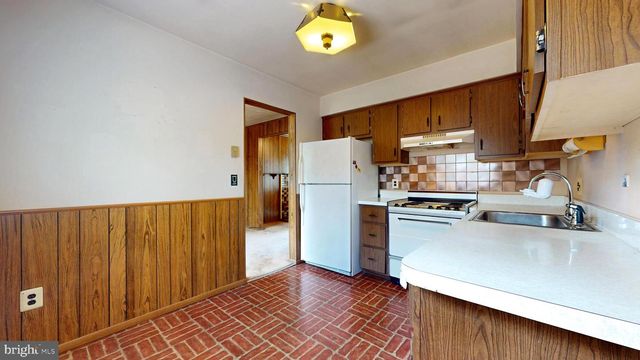 6386 MONMOUTH DR, Mays Landing, NJ 08330