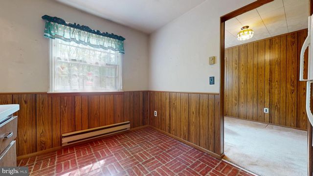 6386 MONMOUTH DR, Mays Landing, NJ 08330