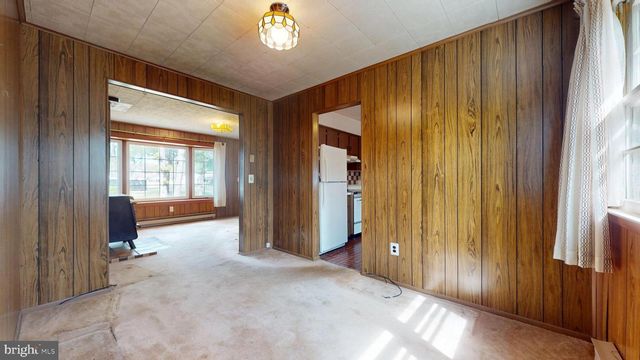 6386 MONMOUTH DR, Mays Landing, NJ 08330