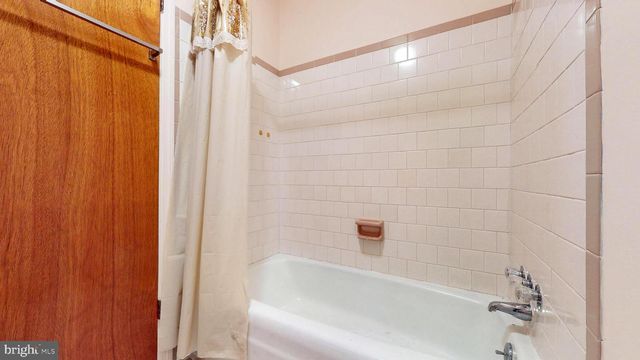 6386 MONMOUTH DR, Mays Landing, NJ 08330
