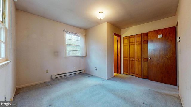 6386 MONMOUTH DR, Mays Landing, NJ 08330