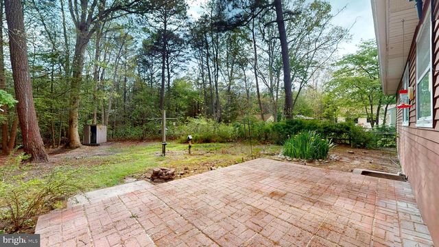 6386 MONMOUTH DR, Mays Landing, NJ 08330