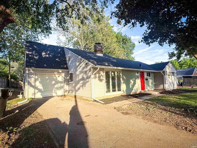 2904 Hilltop Drive, South Bend, IN 46614