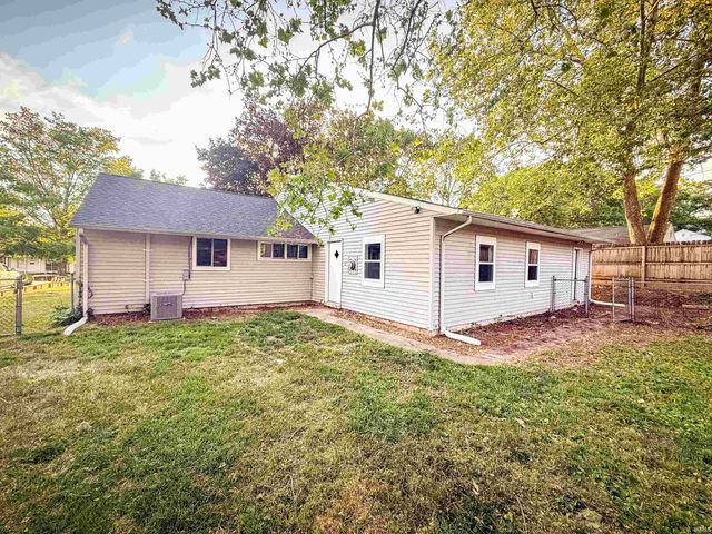 2904 Hilltop Drive, South Bend, IN 46614