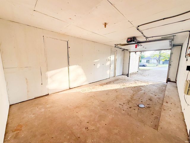 2904 Hilltop Drive, South Bend, IN 46614