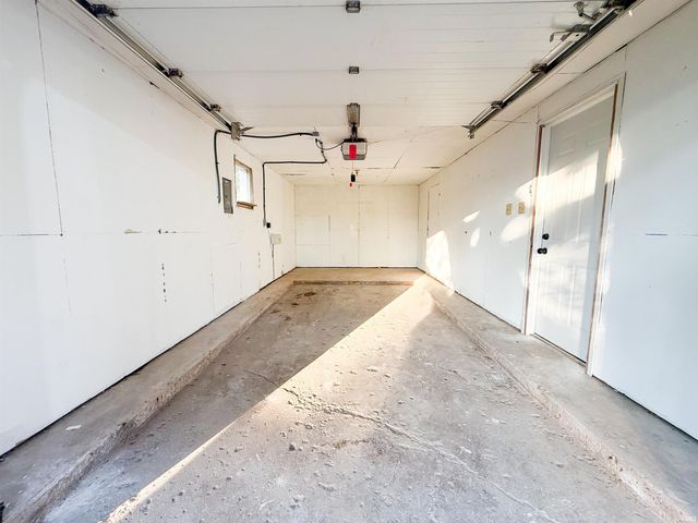 2904 Hilltop Drive, South Bend, IN 46614
