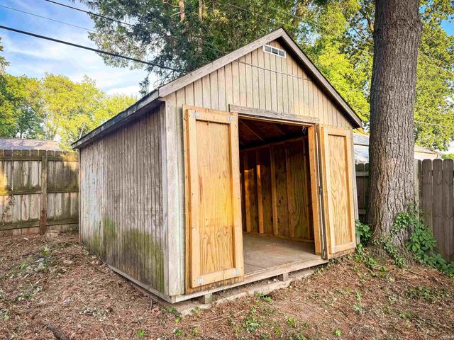 2904 Hilltop Drive, South Bend, IN 46614
