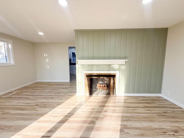 2904 Hilltop Drive, South Bend, IN 46614