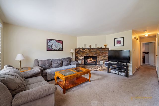 7418 N Oak Street, Wonder Lake, IL 60097