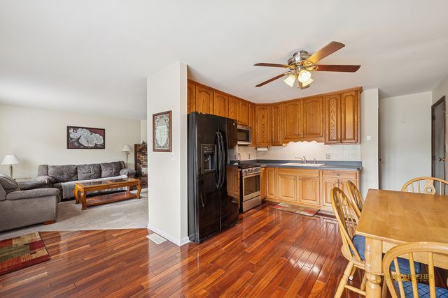 7418 N Oak Street, Wonder Lake, IL 60097