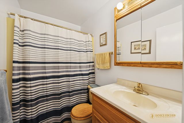 7418 N Oak Street, Wonder Lake, IL 60097