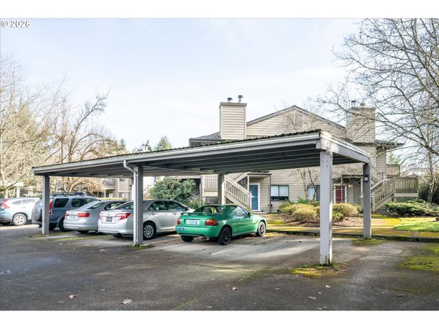 1927 LAKE ISLE Dr, Eugene, OR 97401