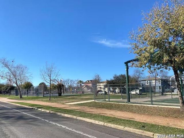 618 S Park Blvd, San Antonio, TX 78204