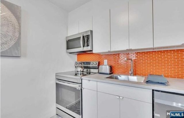 90 Prospect Avenue 10C, Hackensack, NJ 07601