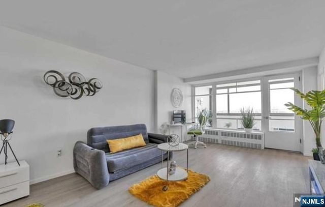 90 Prospect Avenue 10C, Hackensack, NJ 07601