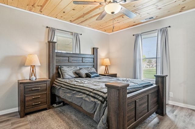 405 Willard Hall Street, Leonard, TX 75452