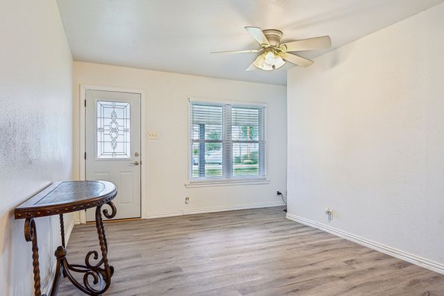 405 Willard Hall Street, Leonard, TX 75452