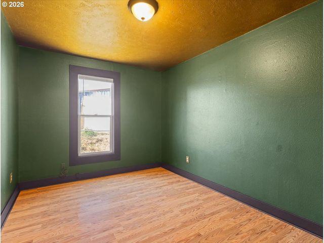 1108 W 14TH St, Vancouver, WA 98660