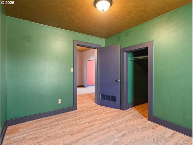 1108 W 14TH St, Vancouver, WA 98660